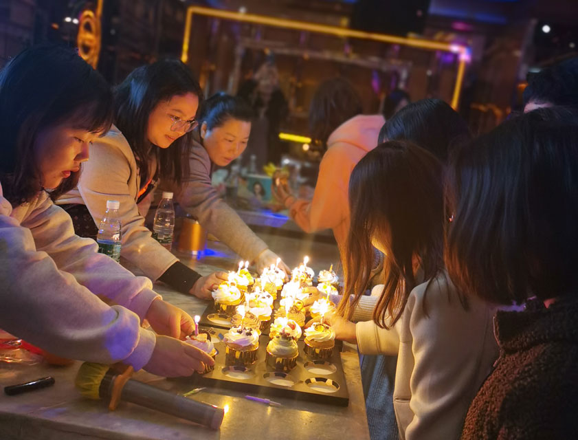 HIGH唱KTV！——LD.COM防雷第一期员工生日会